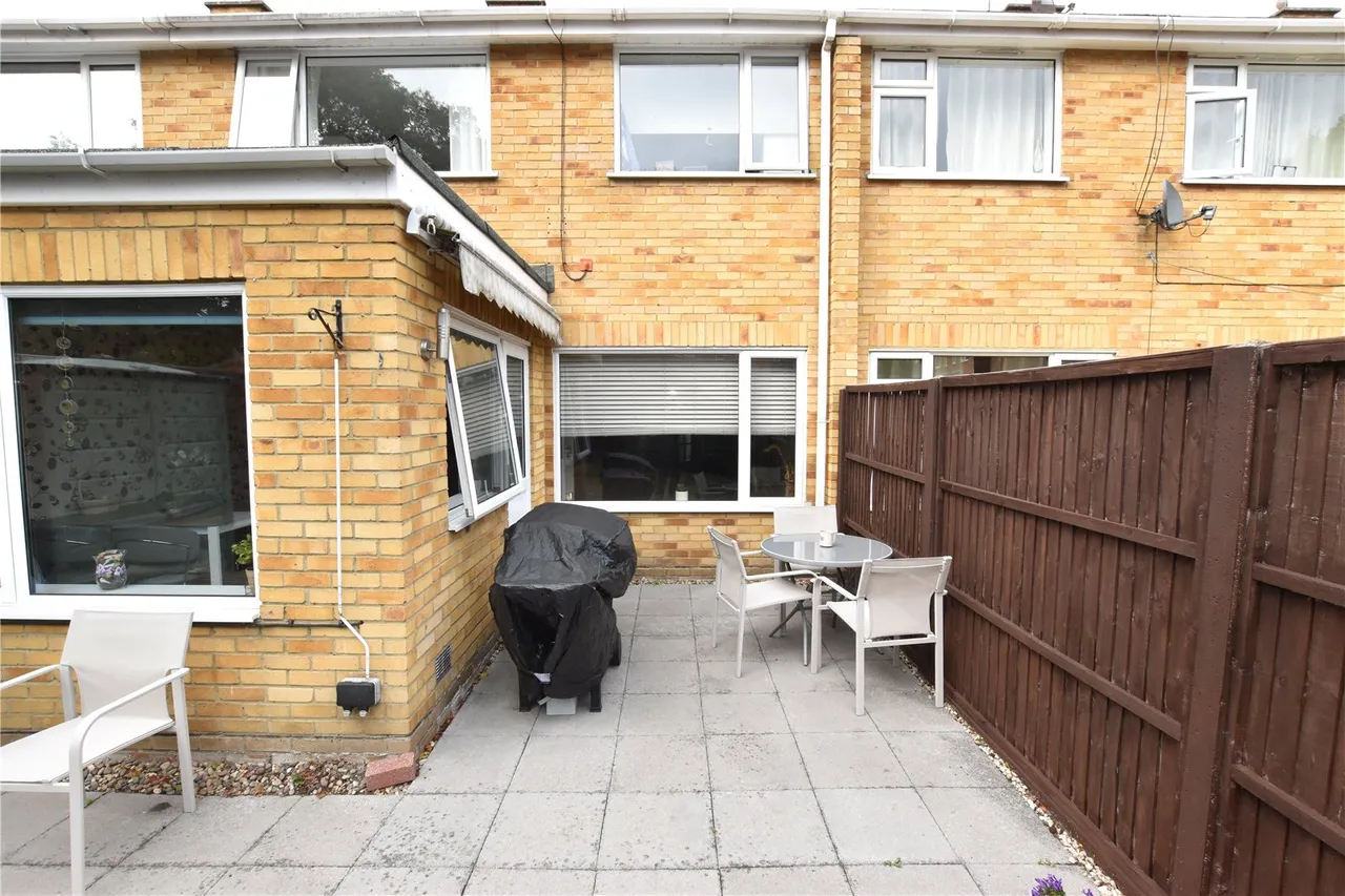 Dart Road, Farnborough, Hampshire, GU14 9PA, photo 16