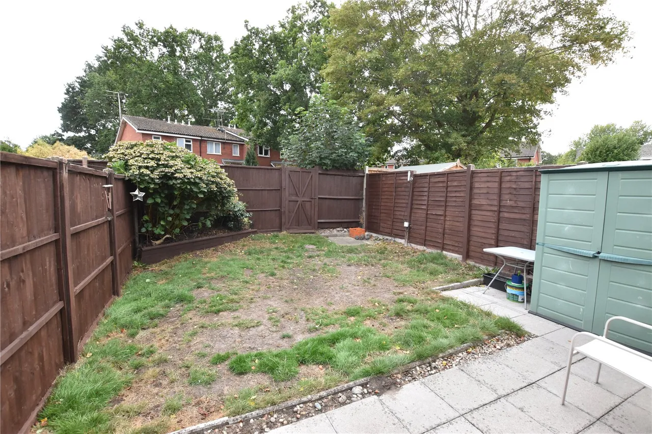 Dart Road, Farnborough, Hampshire, GU14 9PA, photo 9
