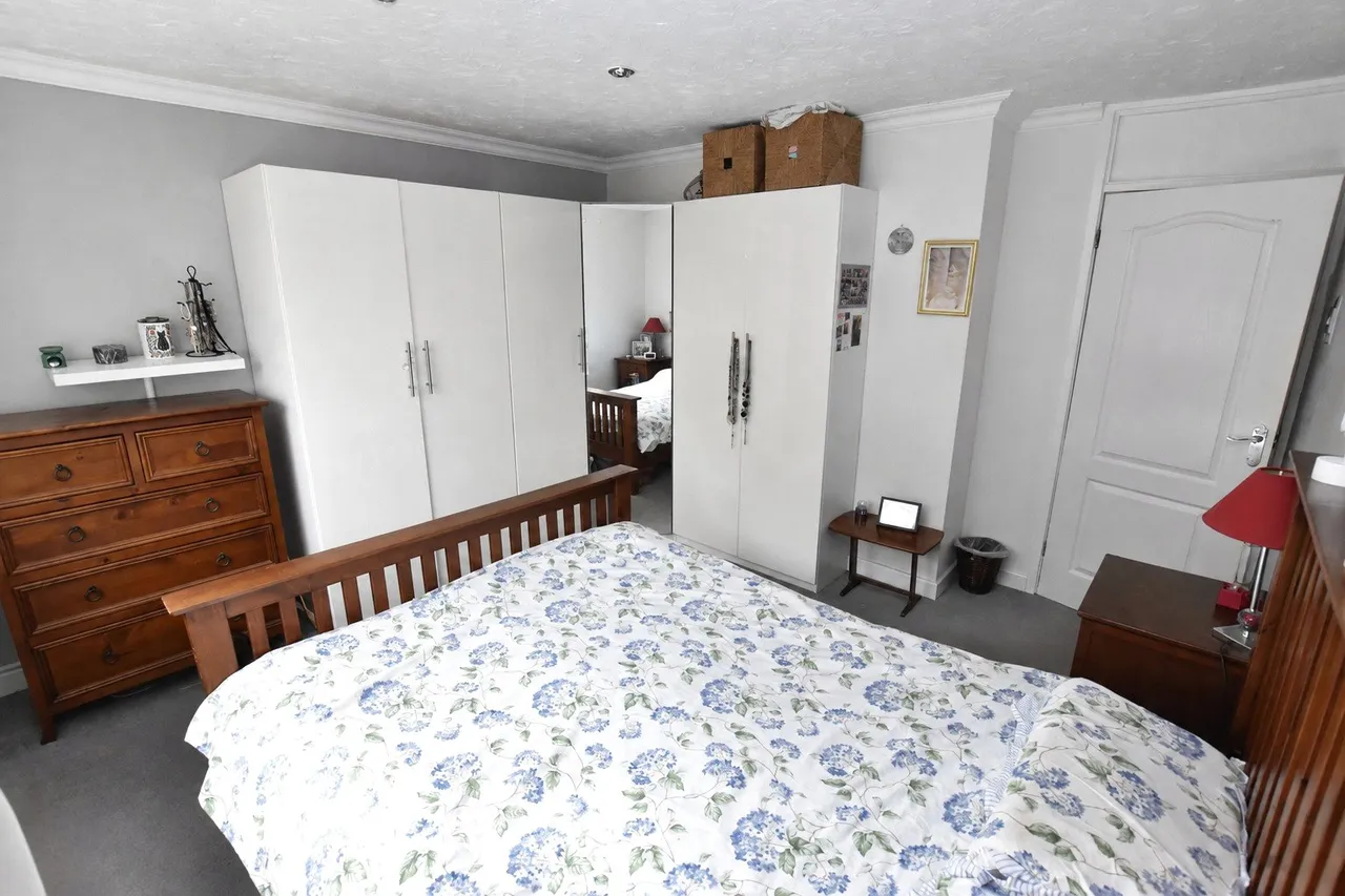 Dart Road, Farnborough, Hampshire, GU14 9PA, photo 6