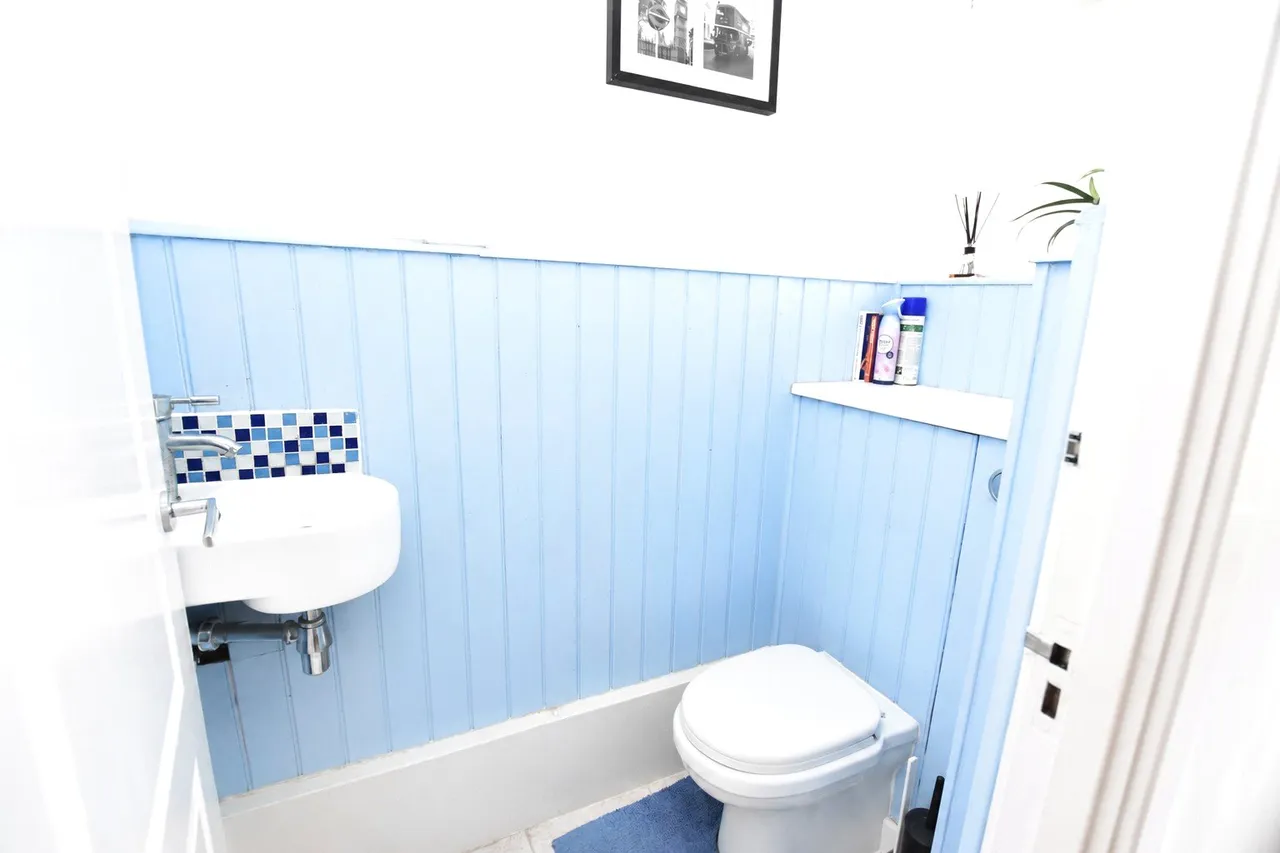 Dart Road, Farnborough, Hampshire, GU14 9PA, photo 14