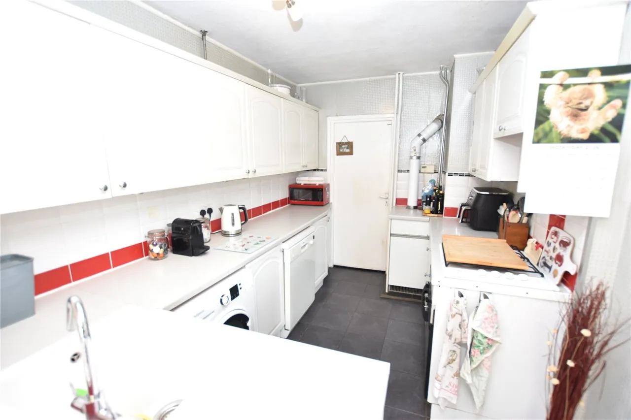 Dart Road, Farnborough, Hampshire, GU14 9PA, photo 5