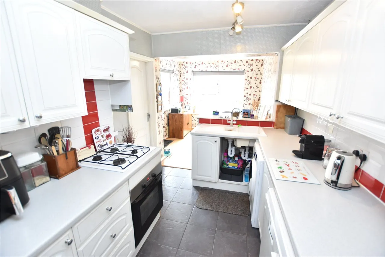 Dart Road, Farnborough, Hampshire, GU14 9PA, photo 11