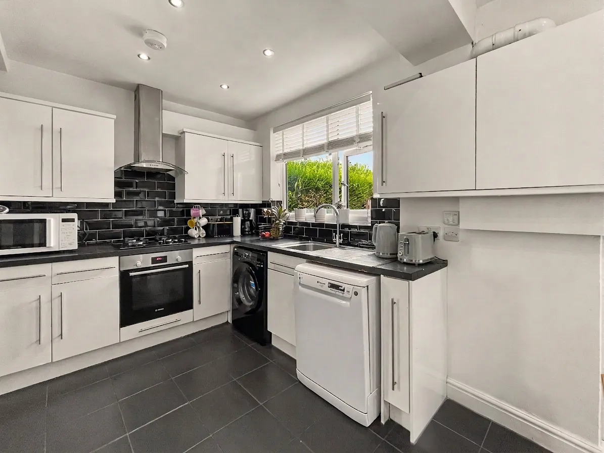 Buckingham Avenue, Whitefield, M45, photo 6