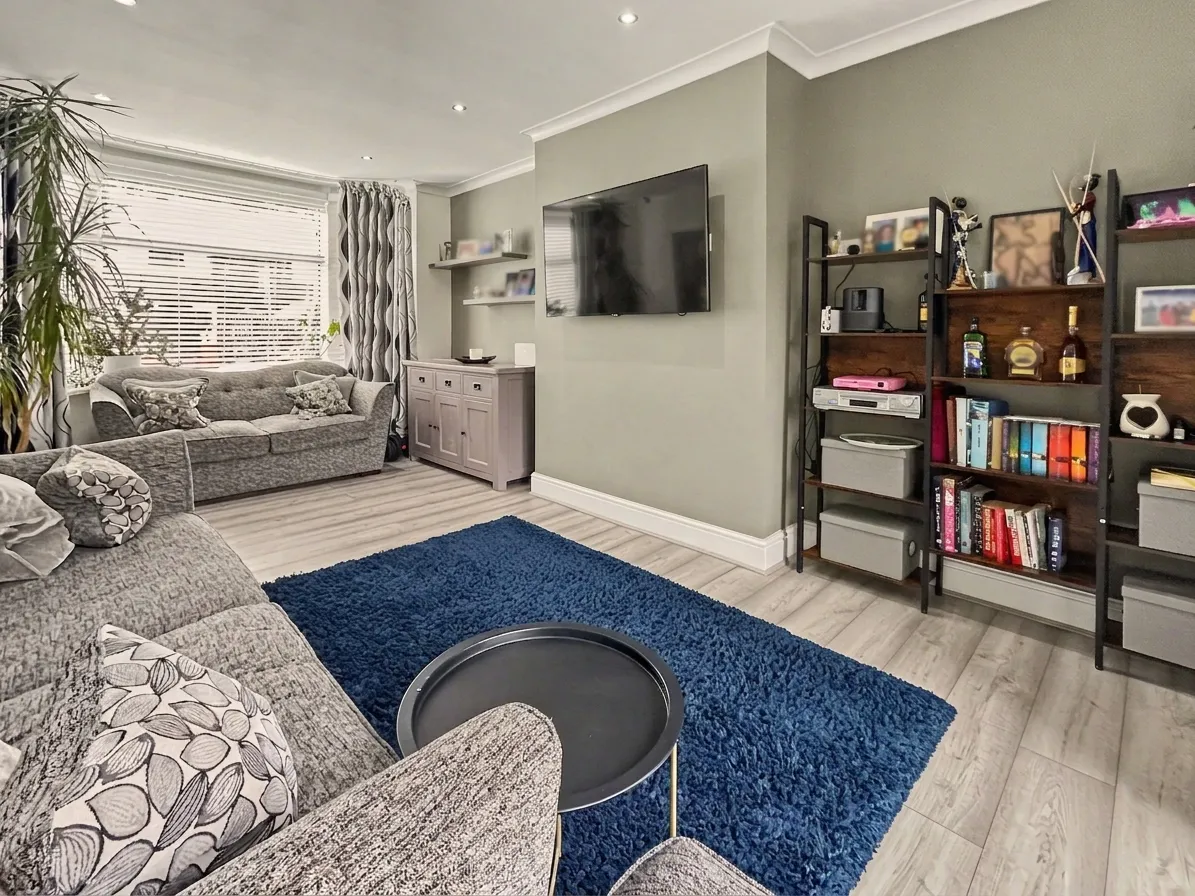 Buckingham Avenue, Whitefield, M45, photo 2