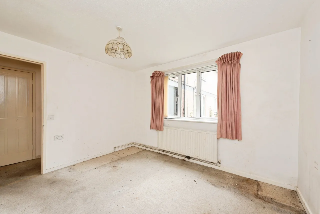 Chichester Close, Hampton, TW12, photo 9