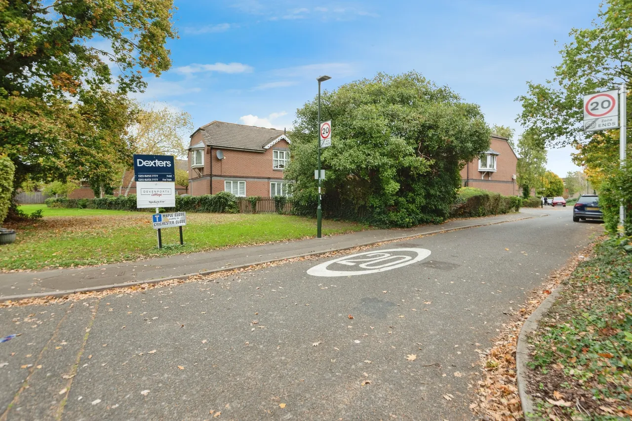 Chichester Close, Hampton, TW12, photo 18