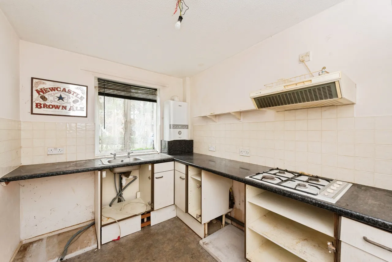 Chichester Close, Hampton, TW12, photo 5