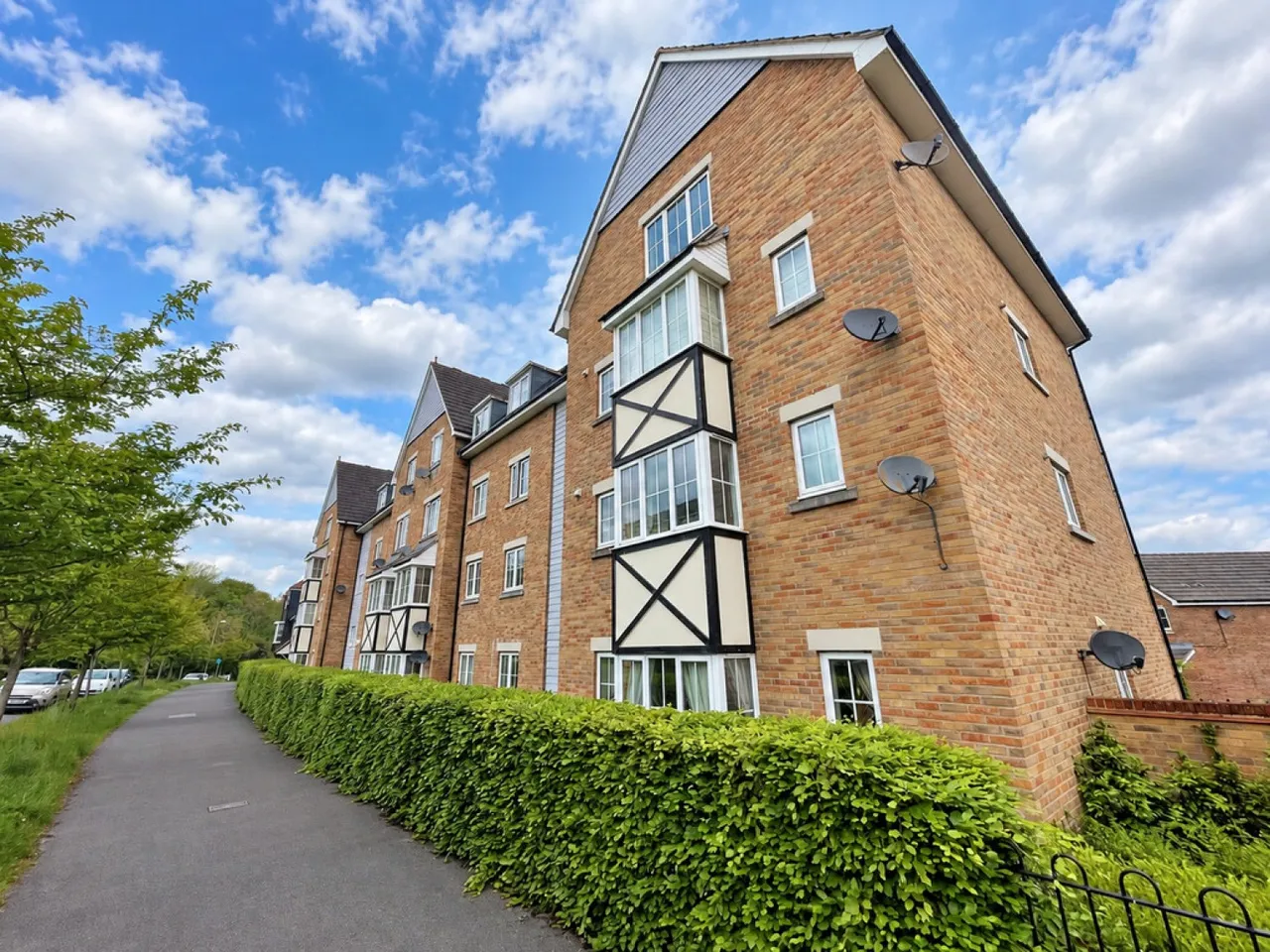 2 bed flat to rent — Chineham
