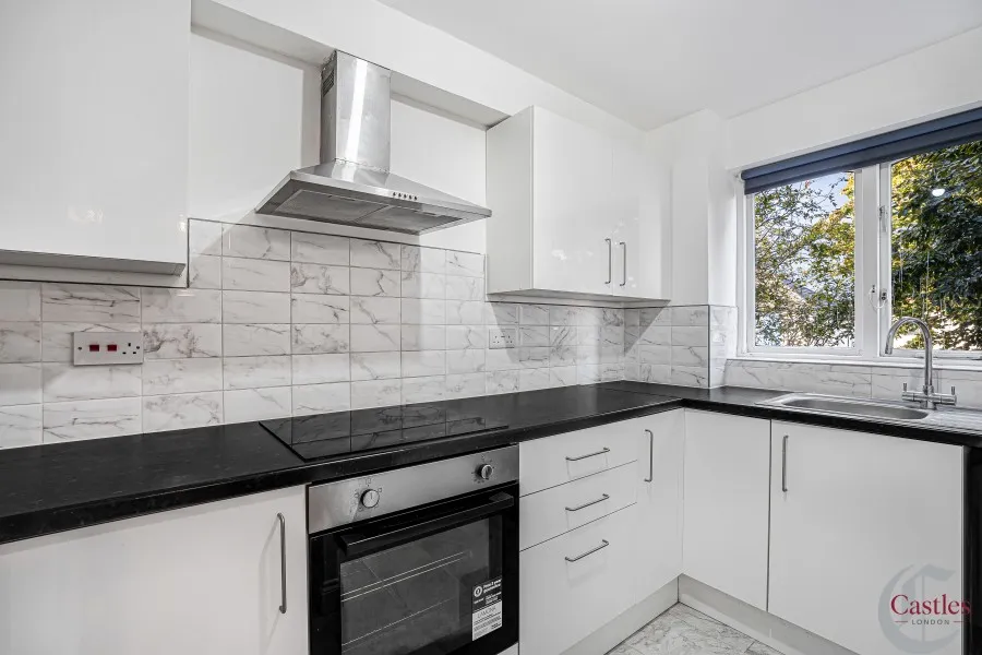 Celadon Close, Enfield, EN3, photo 3