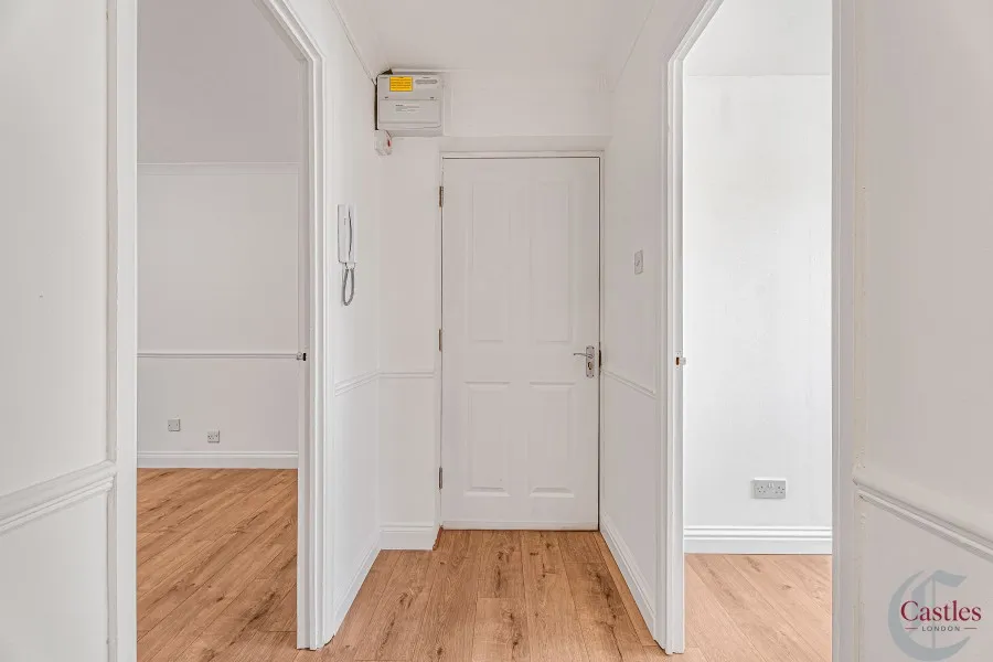 Celadon Close, Enfield, EN3, photo 10