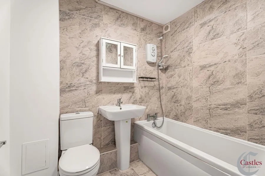 Celadon Close, Enfield, EN3, photo 5