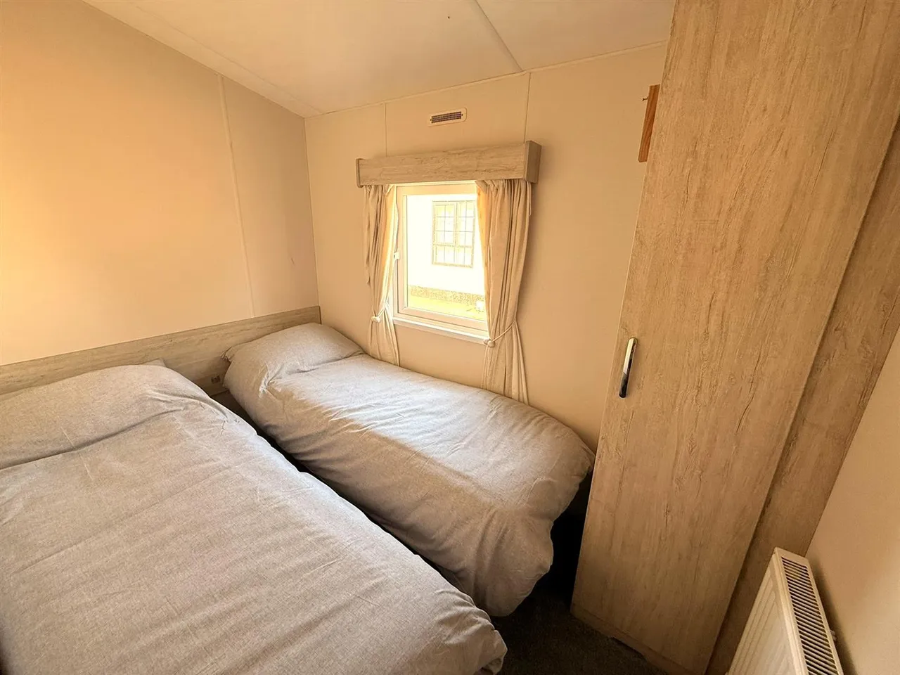 Little Lakeland Caravan Park, Wortwell, IP20, photo 6