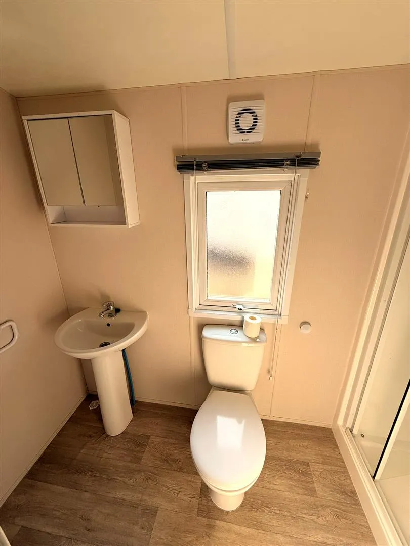 Little Lakeland Caravan Park, Wortwell, IP20, photo 7