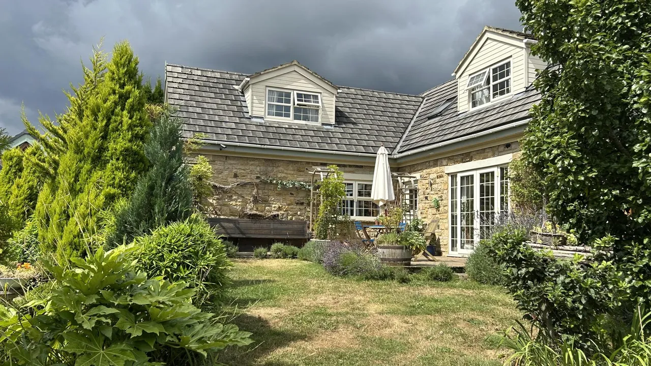 Knowle Lane, Bradford, BD12, photo 27