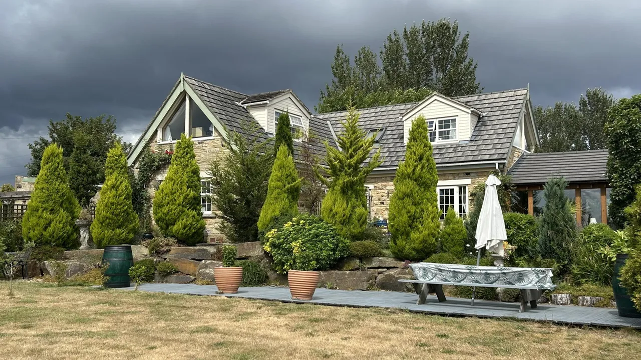 Knowle Lane, Bradford, BD12, photo 19