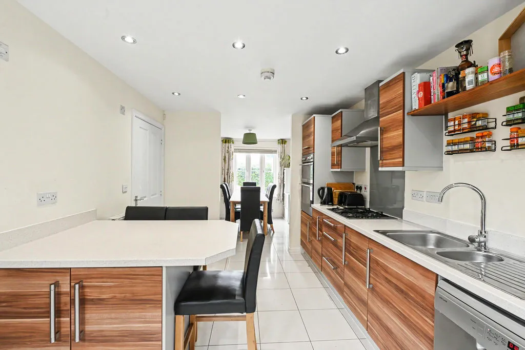 Lancaster Way, Pitstone, LU7, photo 15