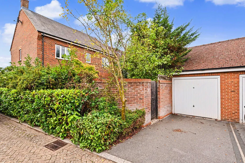 Lancaster Way, Pitstone, LU7, photo 14