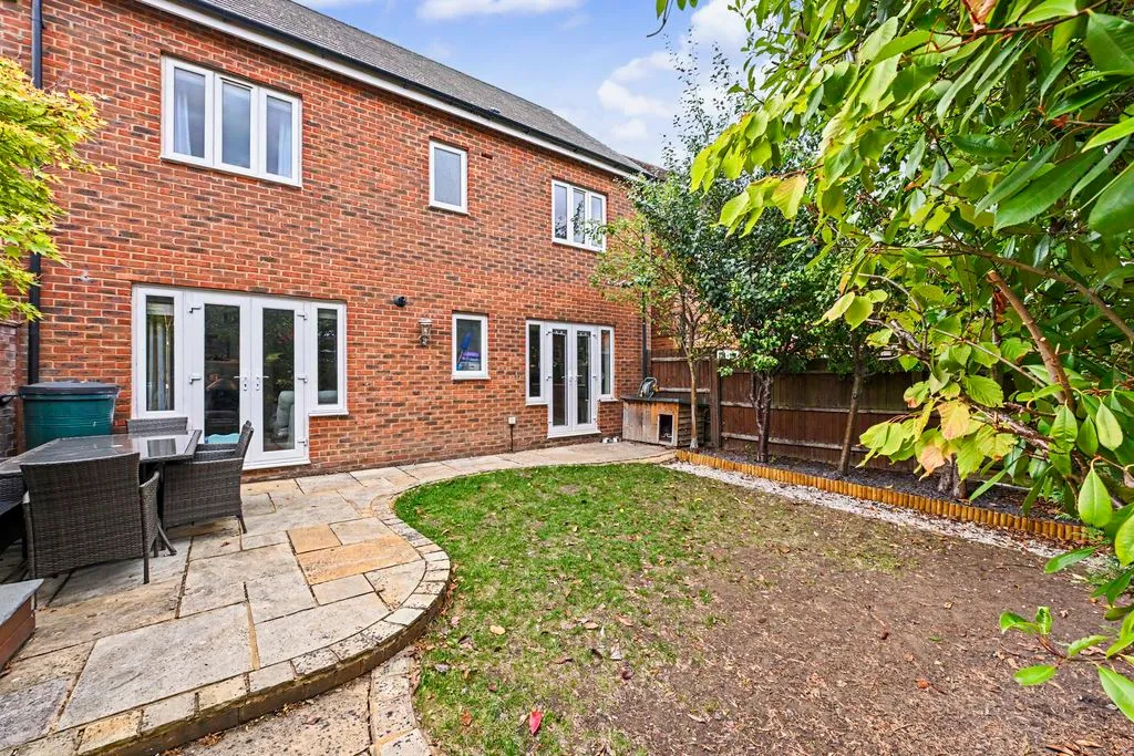 Lancaster Way, Pitstone, LU7, photo 9