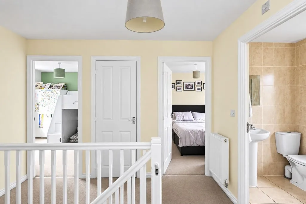 Lancaster Way, Pitstone, LU7, photo 13