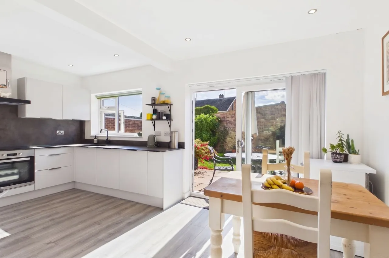 Casterton Road, Stamford, PE9, photo 3