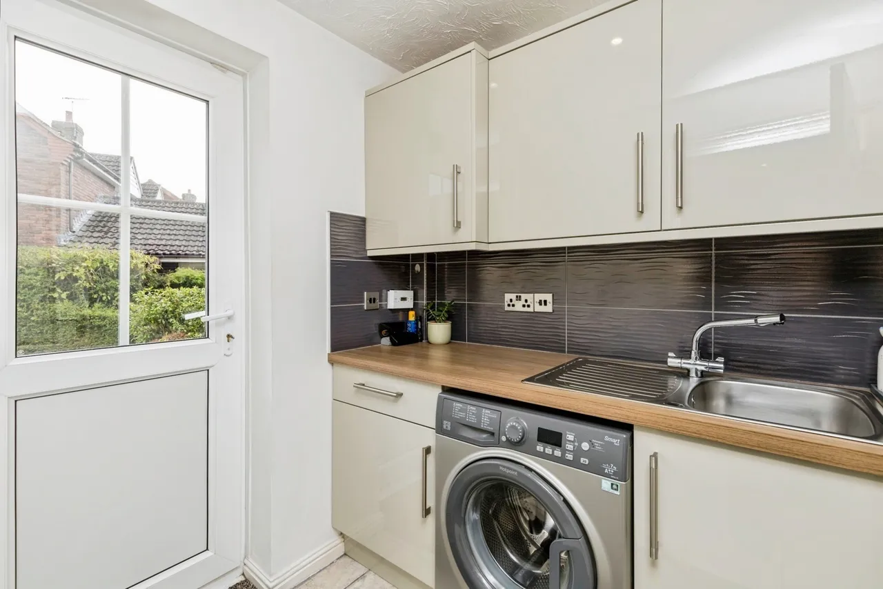 Moorland Road, Maidenbower, RH10, photo 9