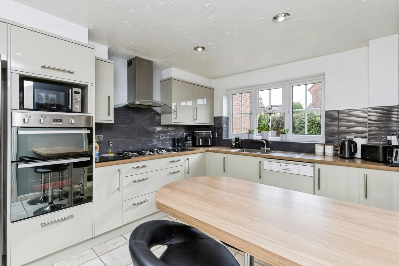 Moorland Road, Maidenbower, RH10, photo 8