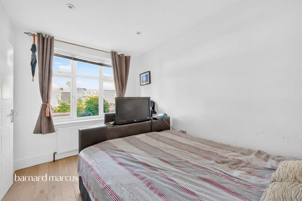 Firswood Avenue, Epsom, KT19, photo 10