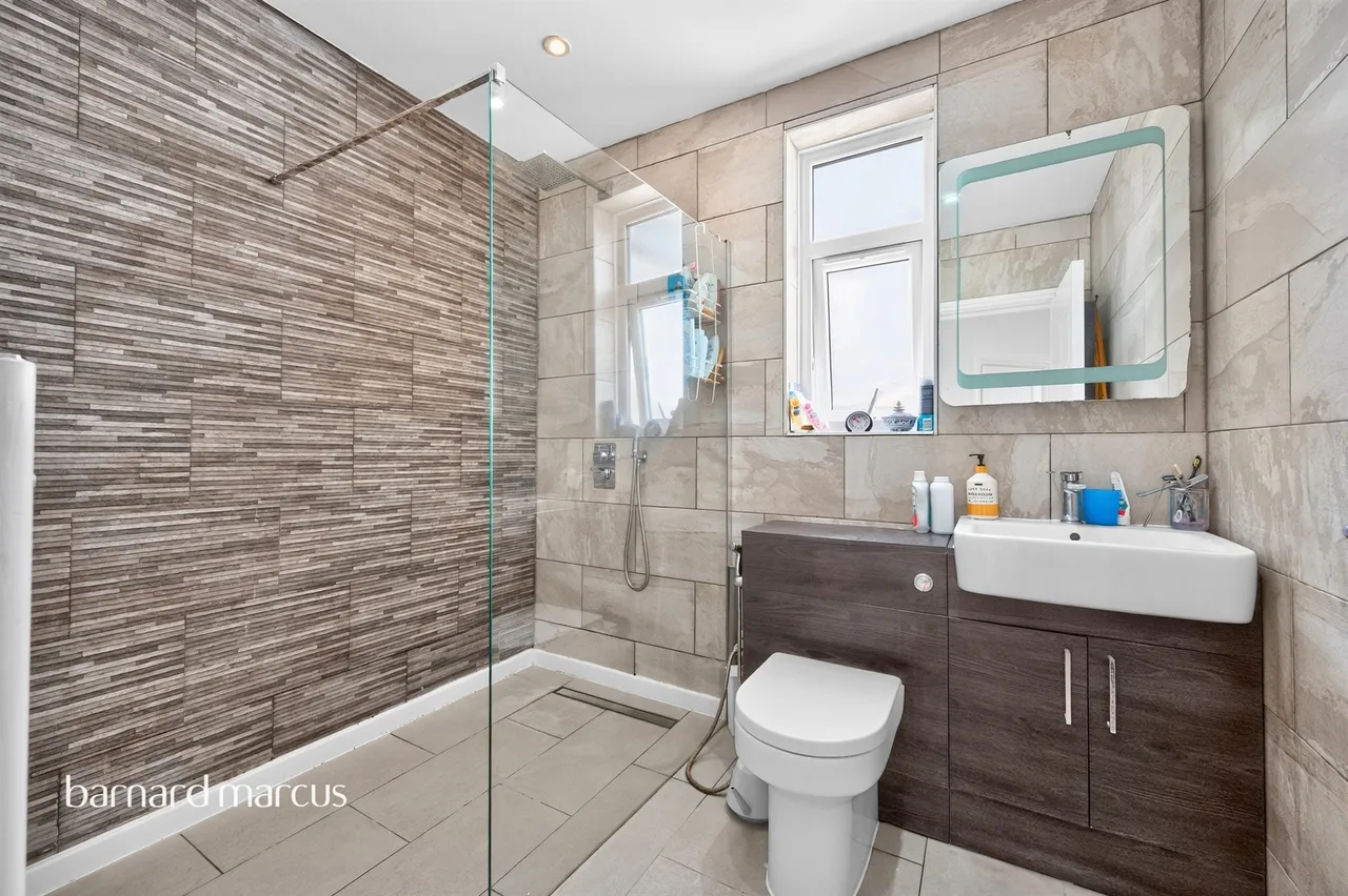 Firswood Avenue, Epsom, KT19, photo 9