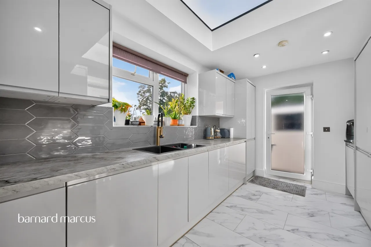 Firswood Avenue, Epsom, KT19, photo 11