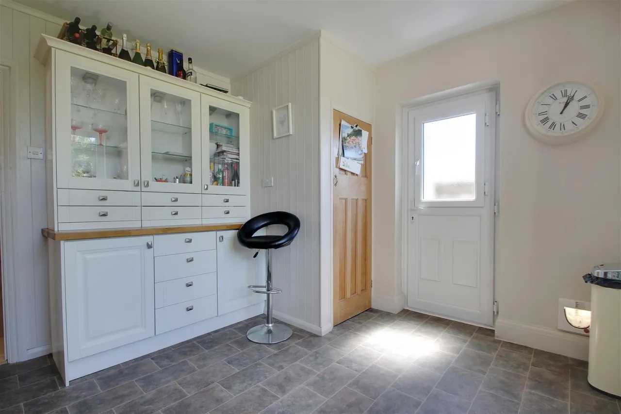 St. Andrews Road, Worthing, photo 14