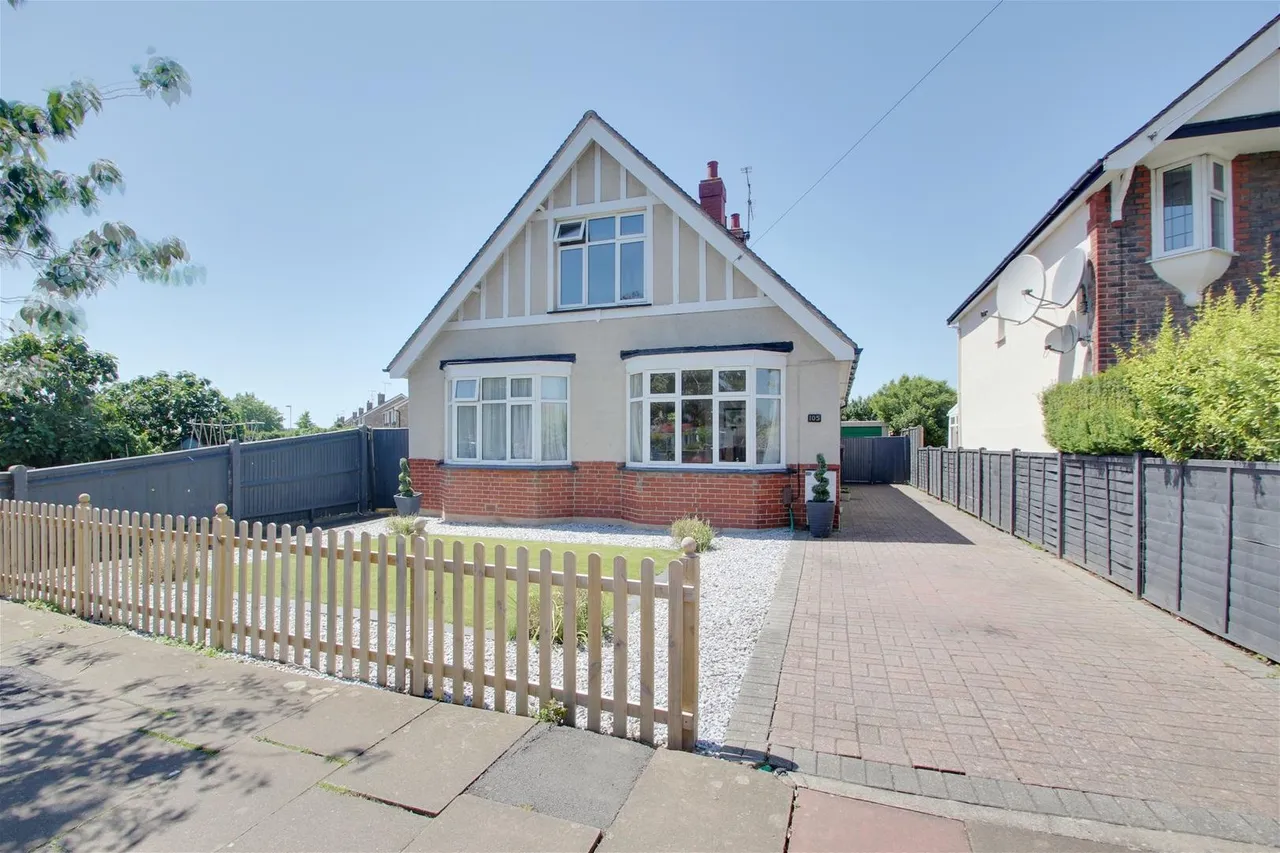 4 bed house for sale — St. Andrews Road, Worthing