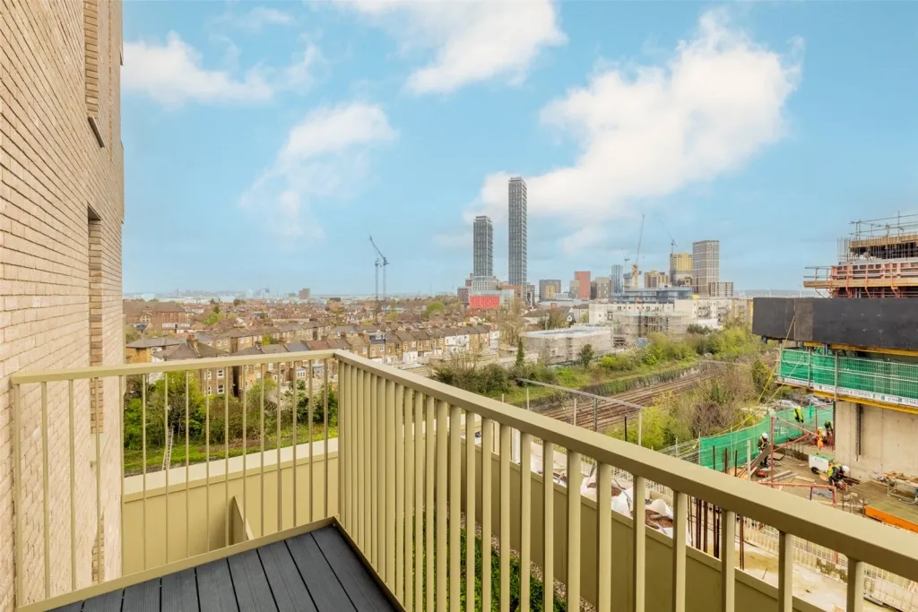 Heartwood Boulevard, Acton, W3, photo 9