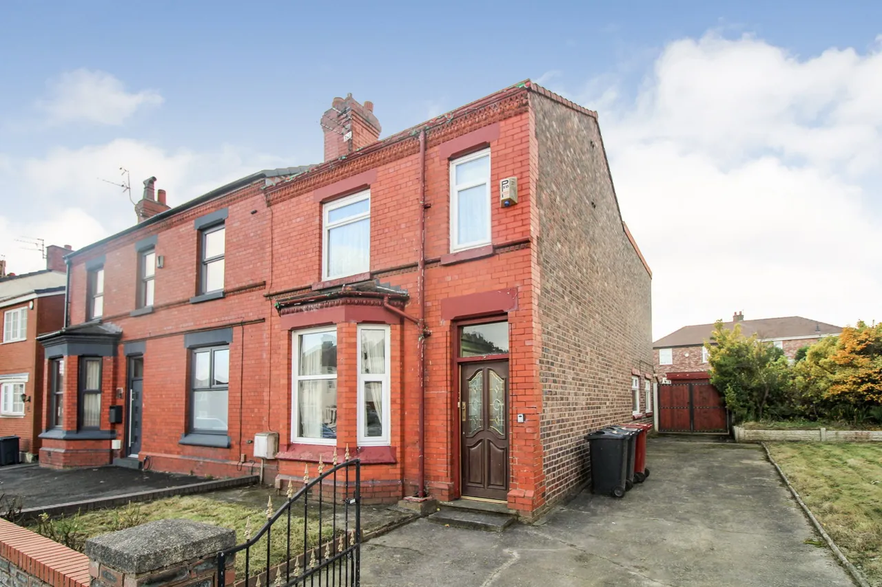 3 bed house for sale — Warrington Road, Whiston, Prescot, L35 2UA