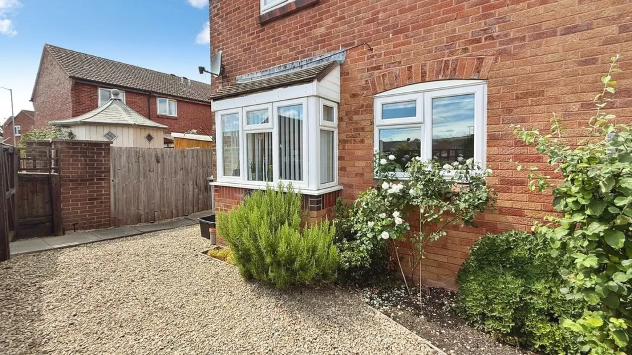 Phipps Close, Westbury, photo 9