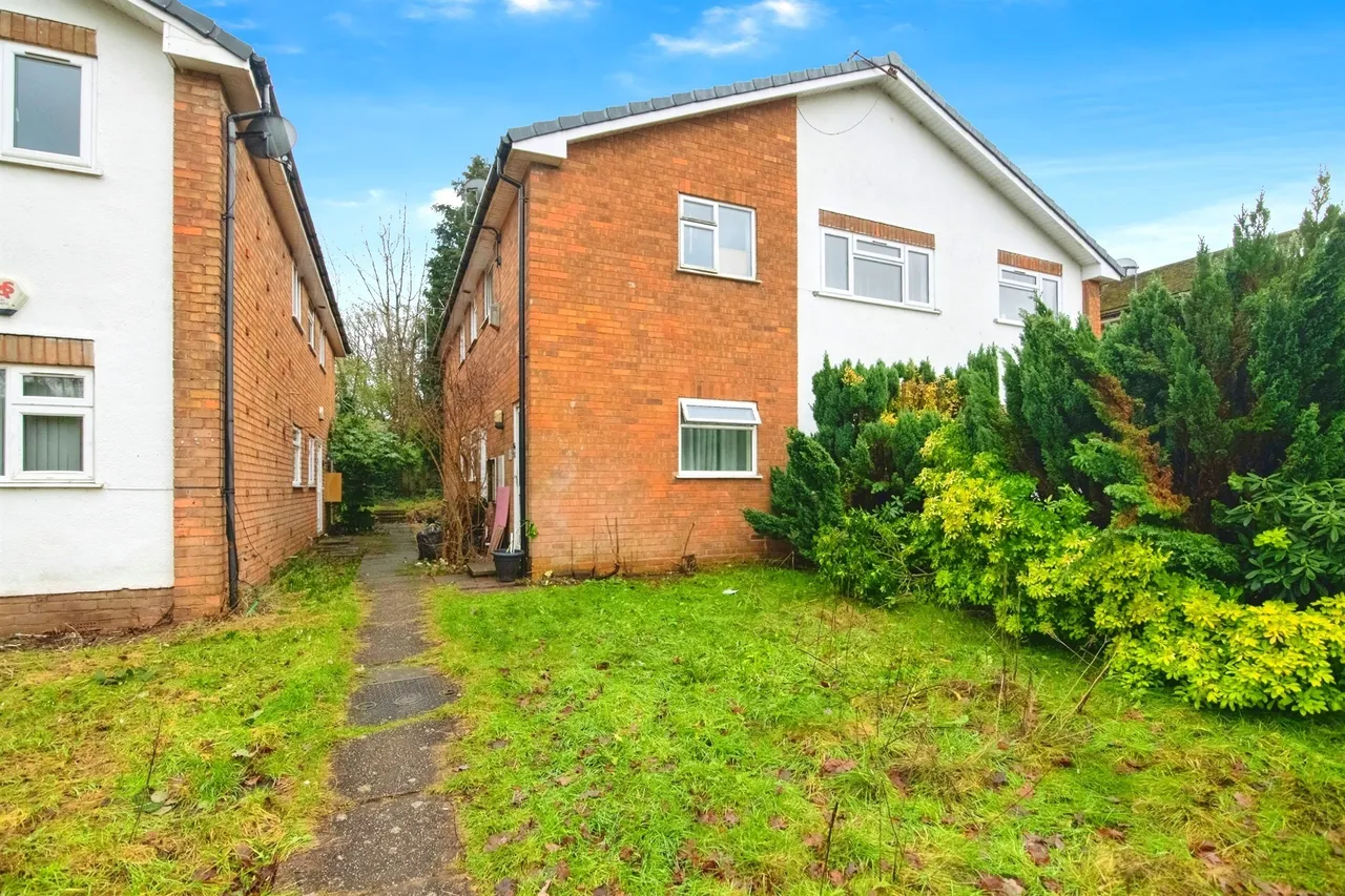 2 bed flat for sale, Hickory Drive, Birmingham, B17