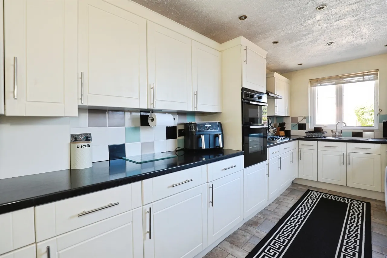 Lydyett Lane, Barnton, CW8, photo 14