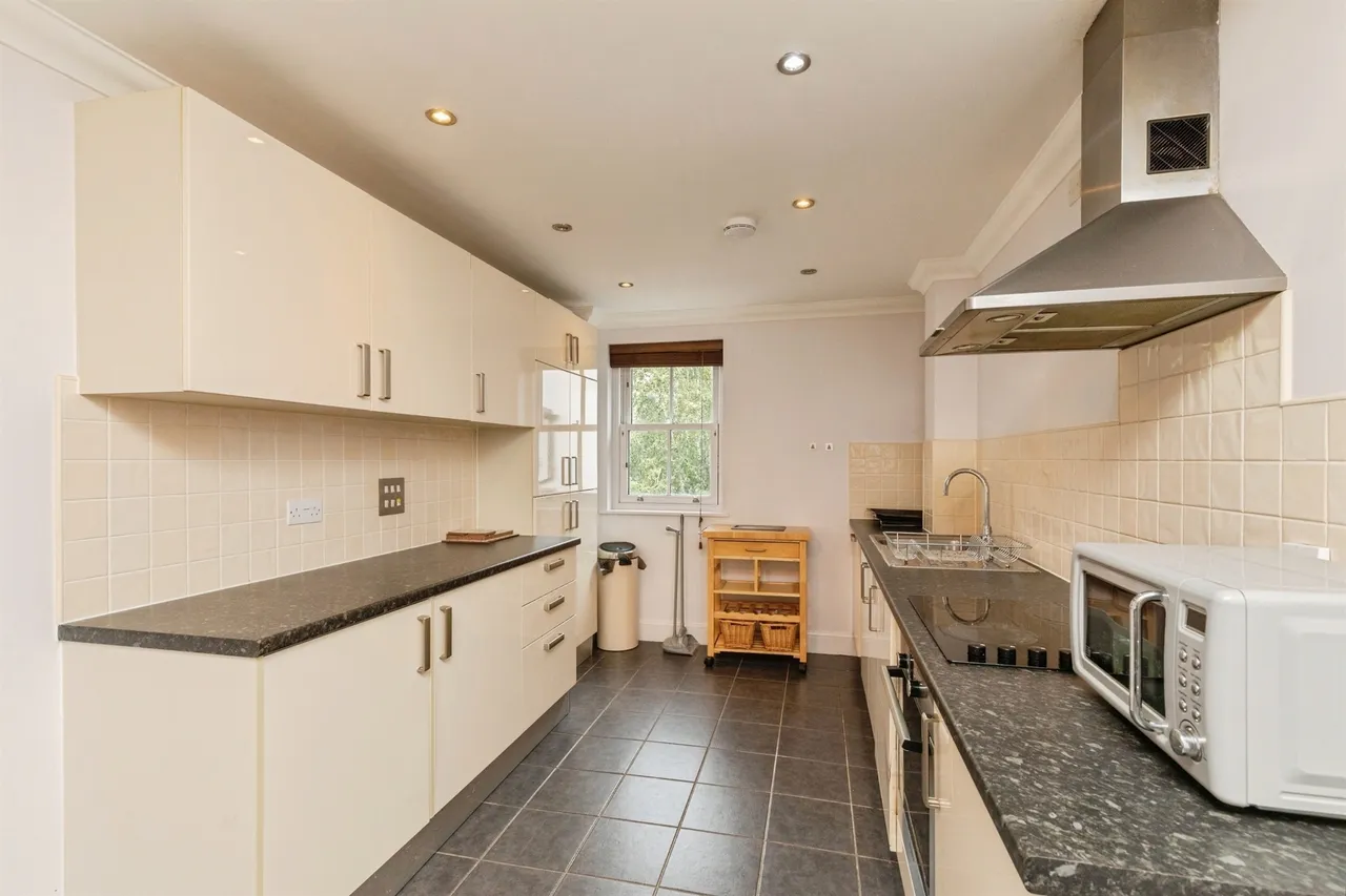 Eveleigh Avenue, Bath, BA1, photo 3