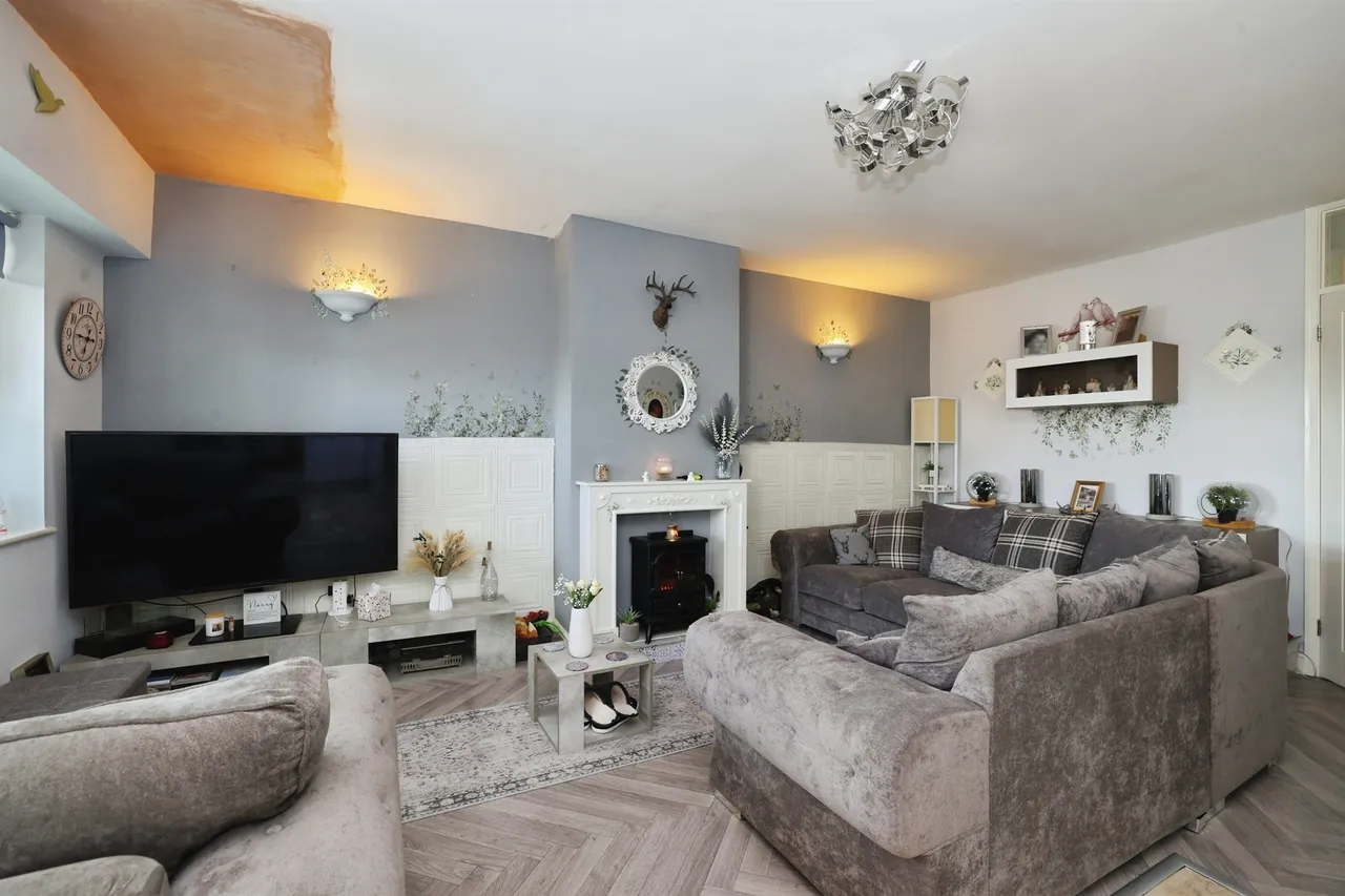 William Street, Calne, SN11, photo 4