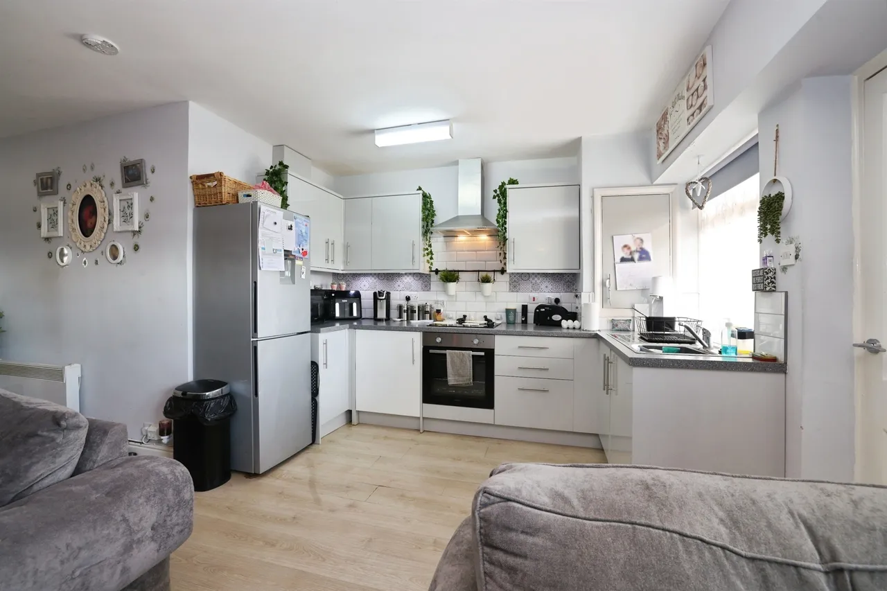 William Street, Calne, SN11, photo 6