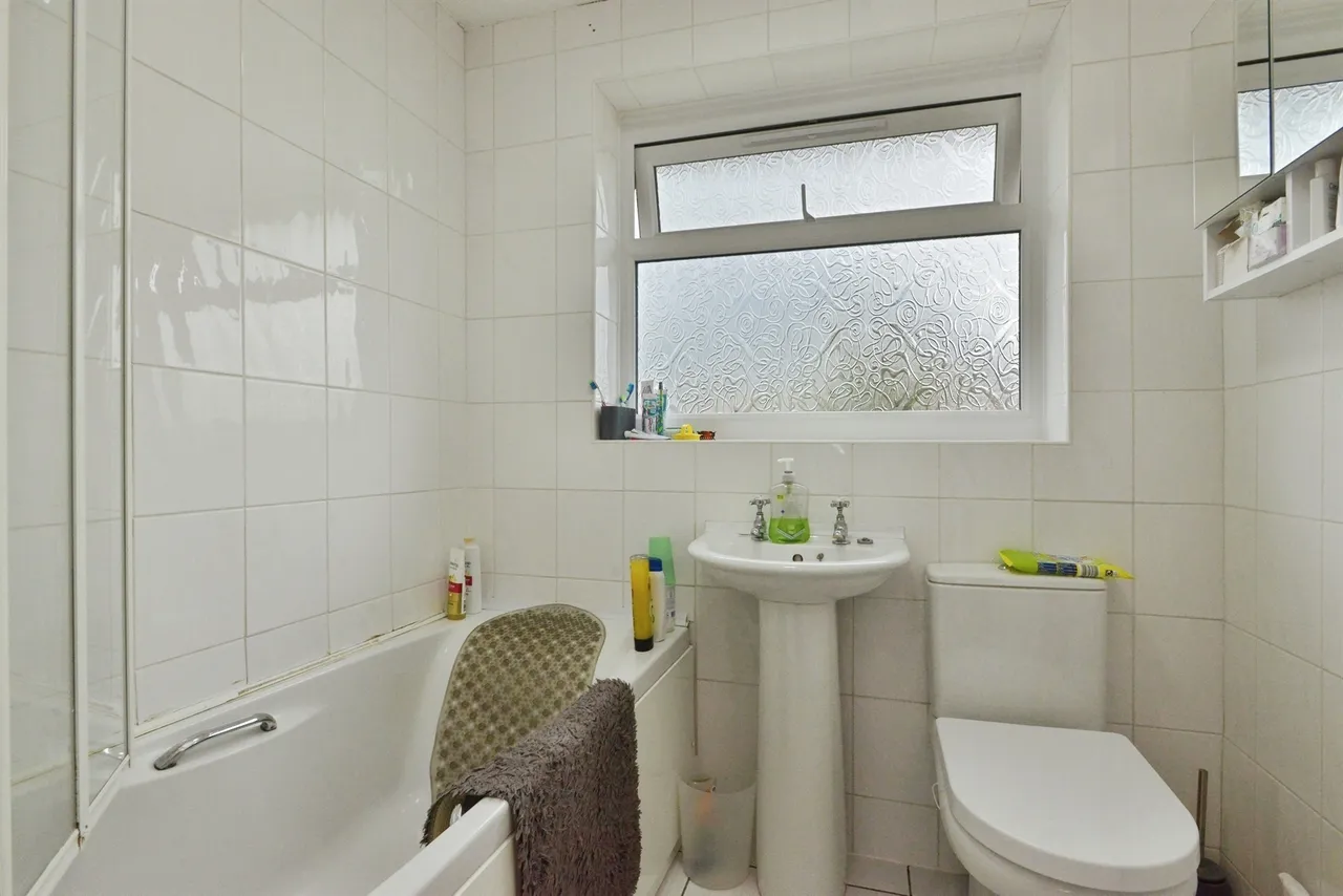Glebe Road, Deanshanger, MK19, photo 9