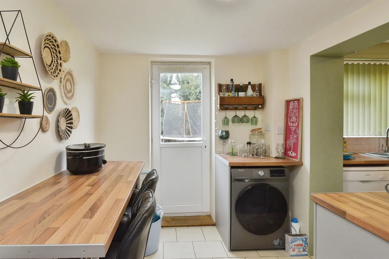Glebe Road, Deanshanger, MK19, photo 8