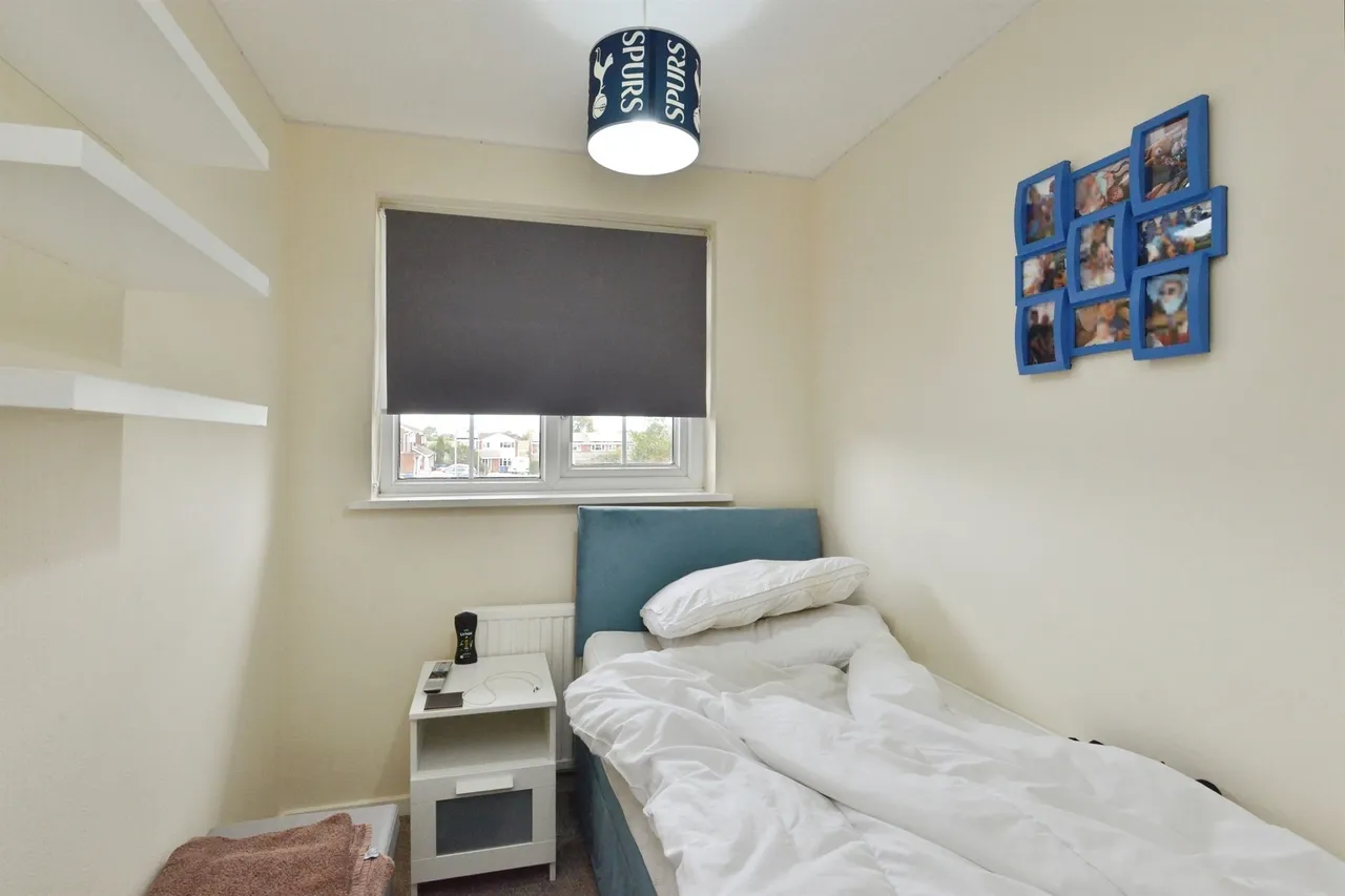Glebe Road, Deanshanger, MK19, photo 11