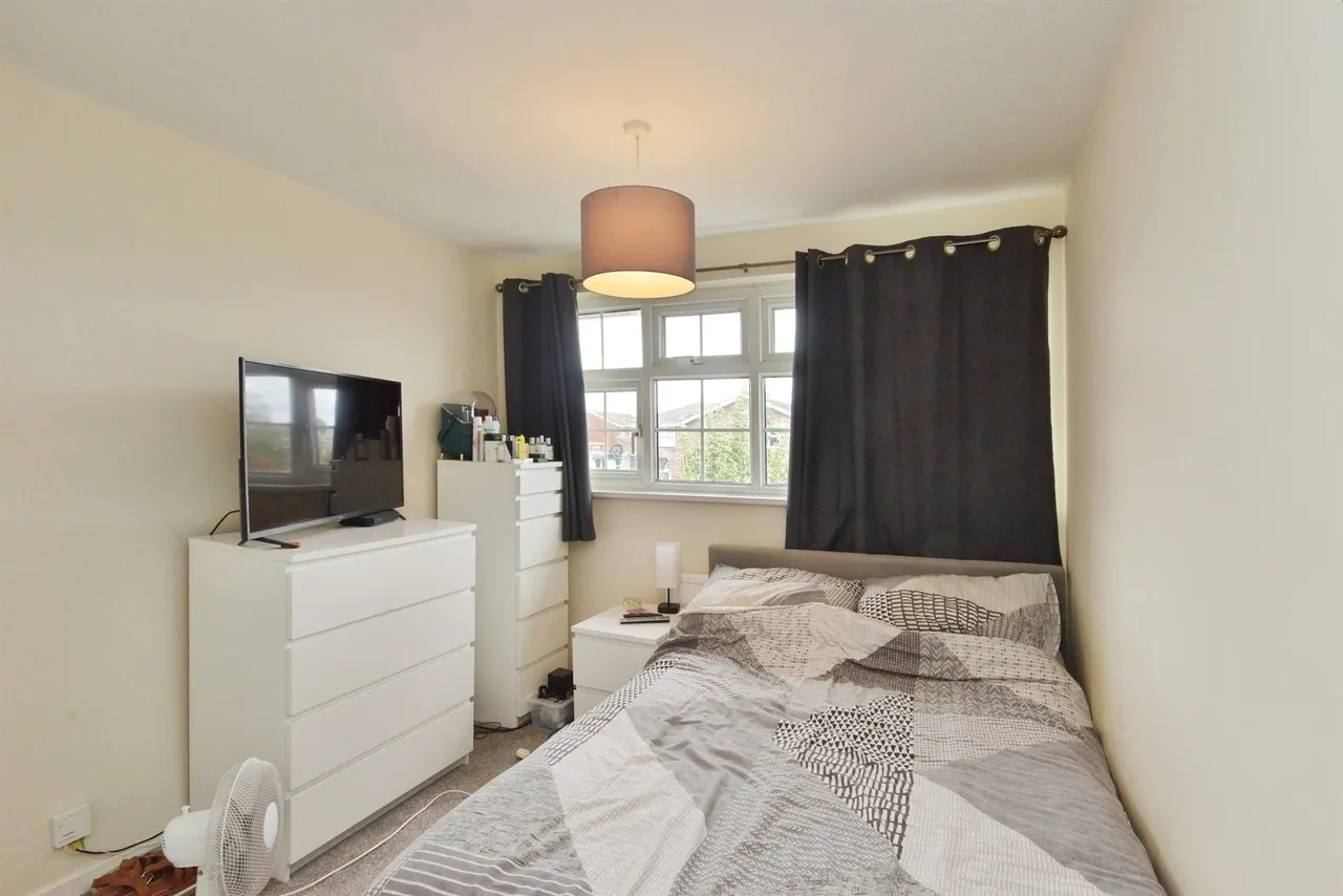 Glebe Road, Deanshanger, MK19, photo 12