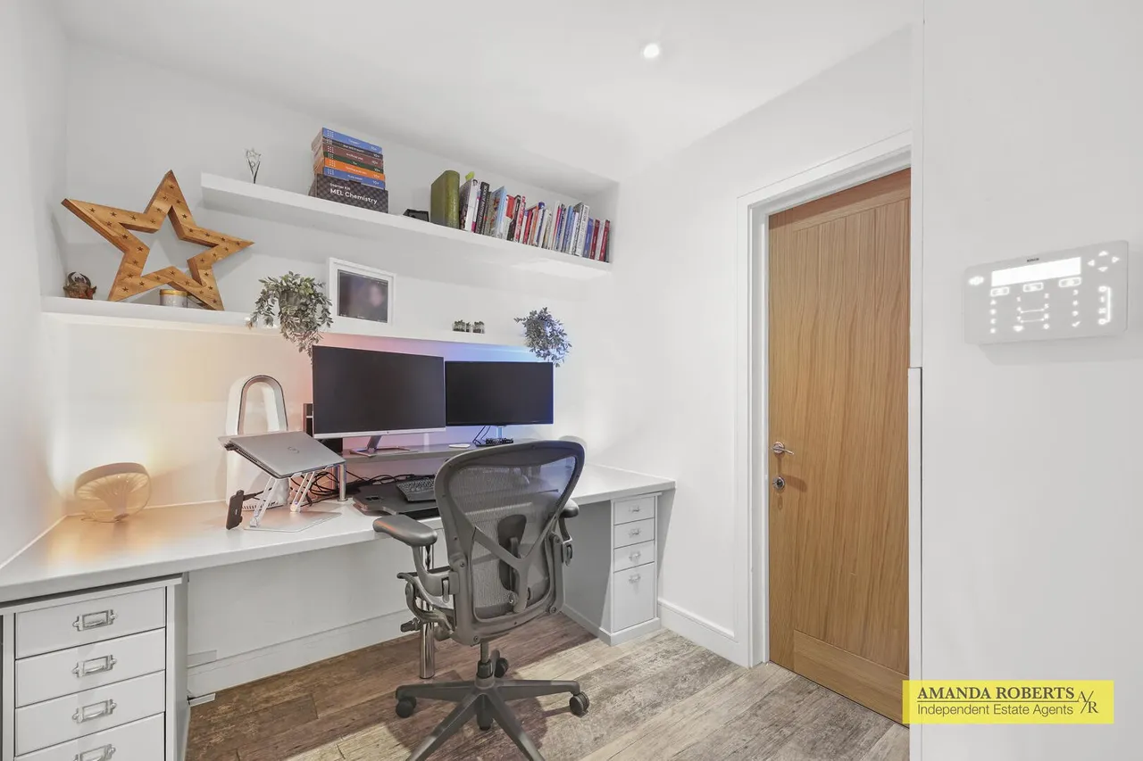 Mornington Road, London, photo 14