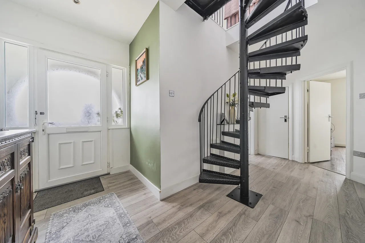St. Thomas Drive, Pinner, HA5, photo 19