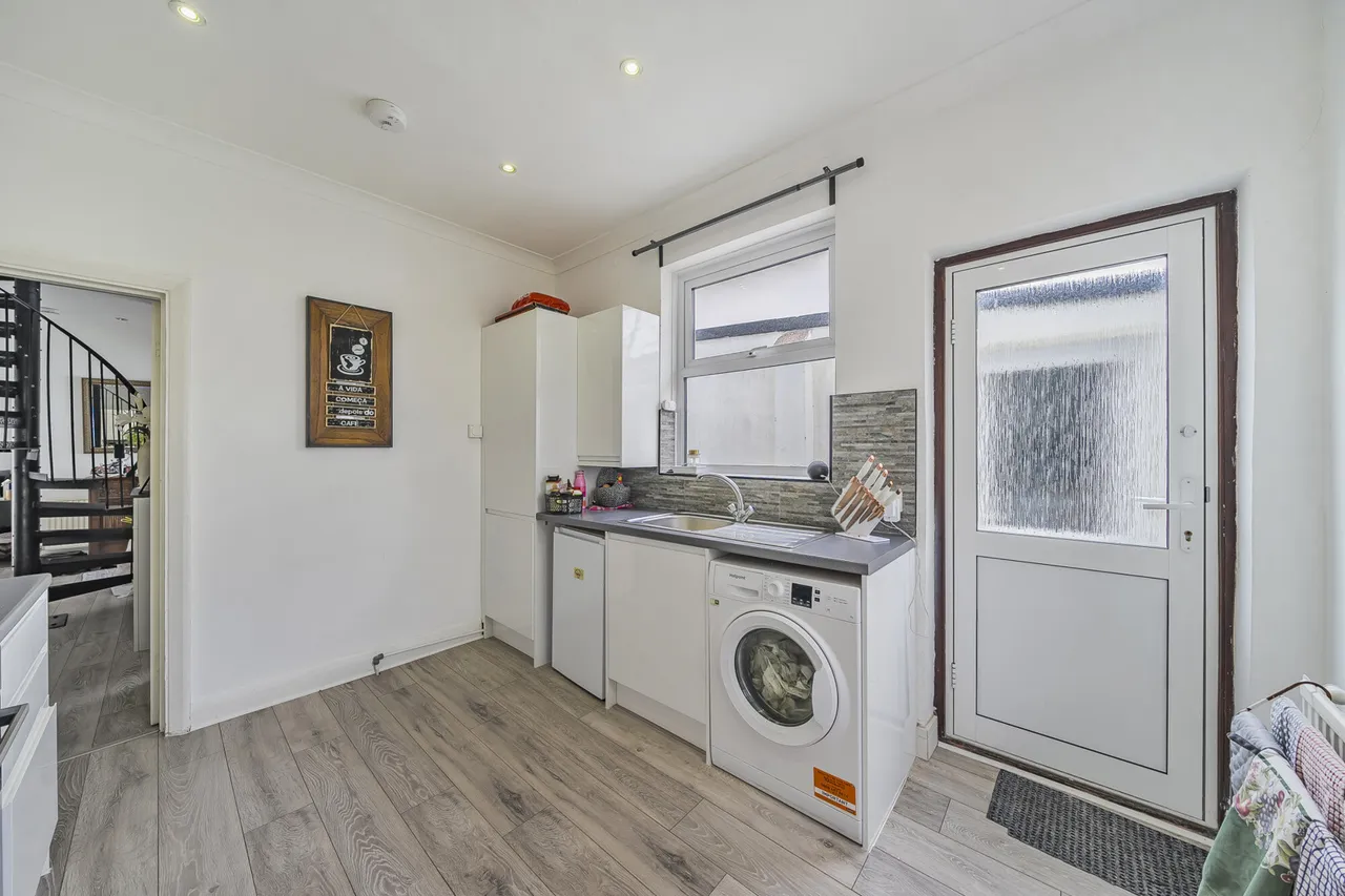 St. Thomas Drive, Pinner, HA5, photo 20