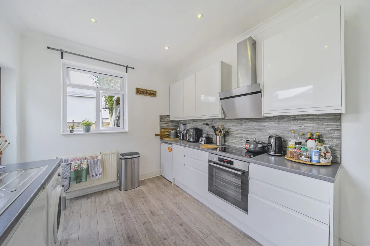St. Thomas Drive, Pinner, HA5, photo 5