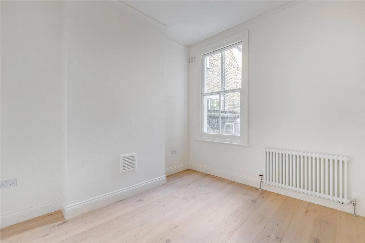 Clifford Gardens, London, NW10, photo 10