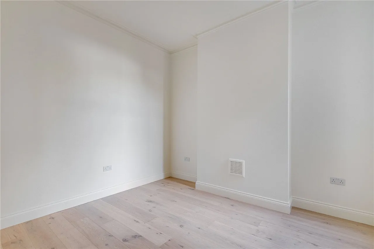 Clifford Gardens, London, NW10, photo 9