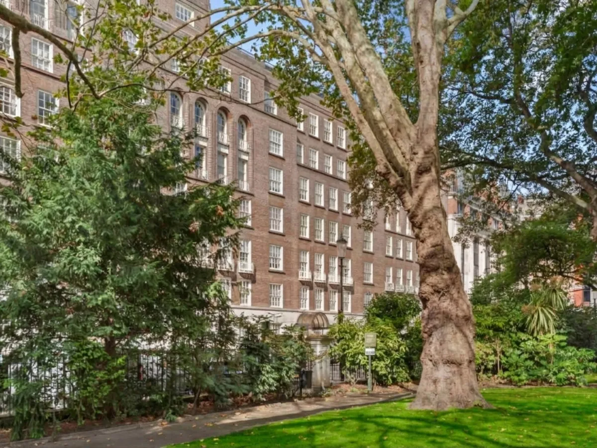 2 bed flat for sale, Lowndes Square, London, SW1X